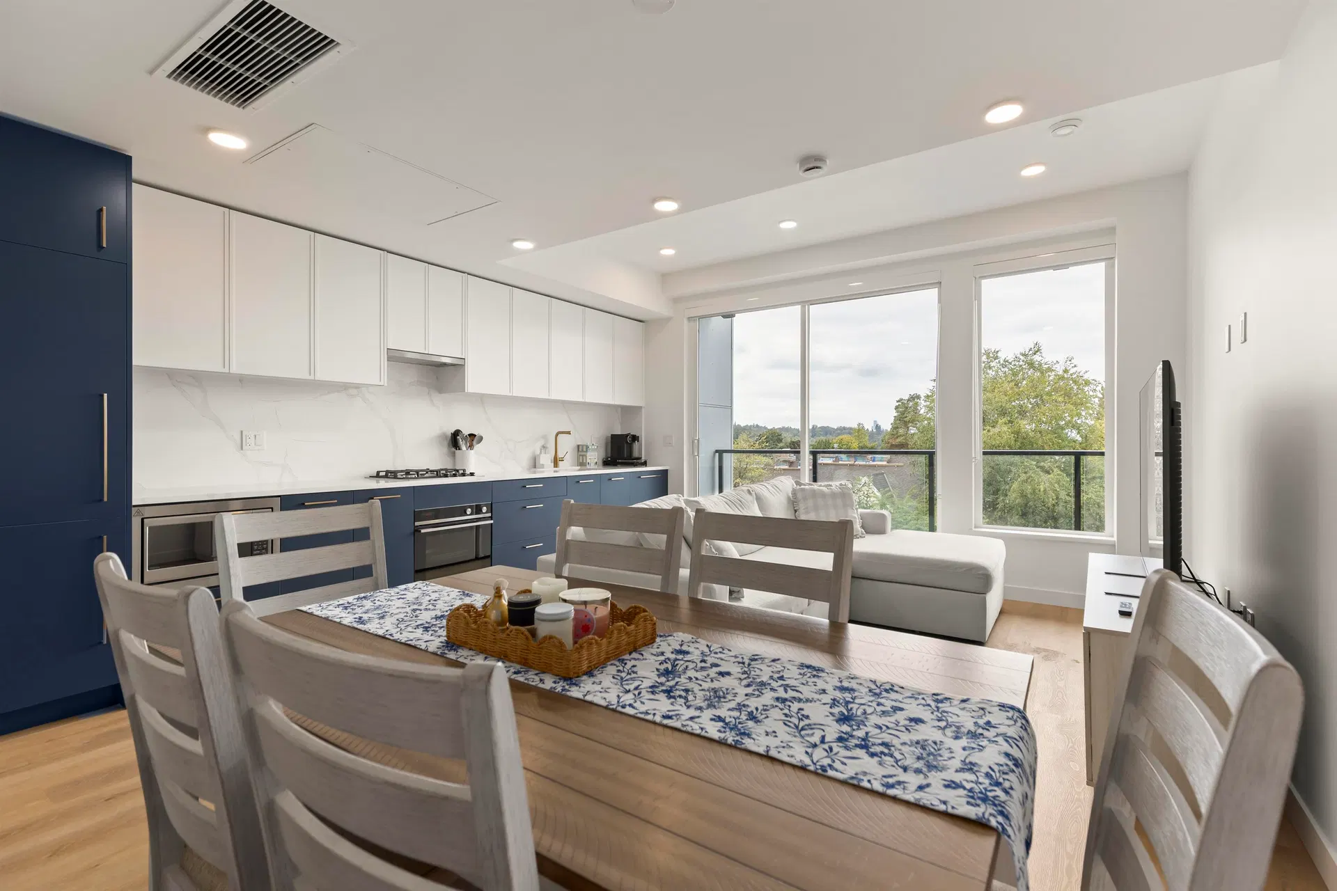 Photo 4 of 34 at #315 – 375 Clayton Street