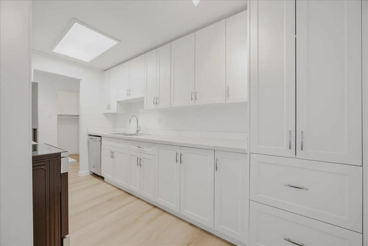 Photo 3 of 24 at #107 – 15020 North Bluff Road
