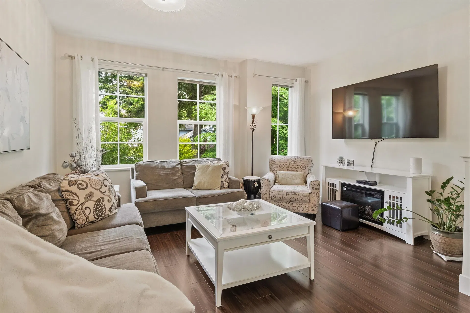 Photo 4 of 40 at #20 – 3399 151st Street