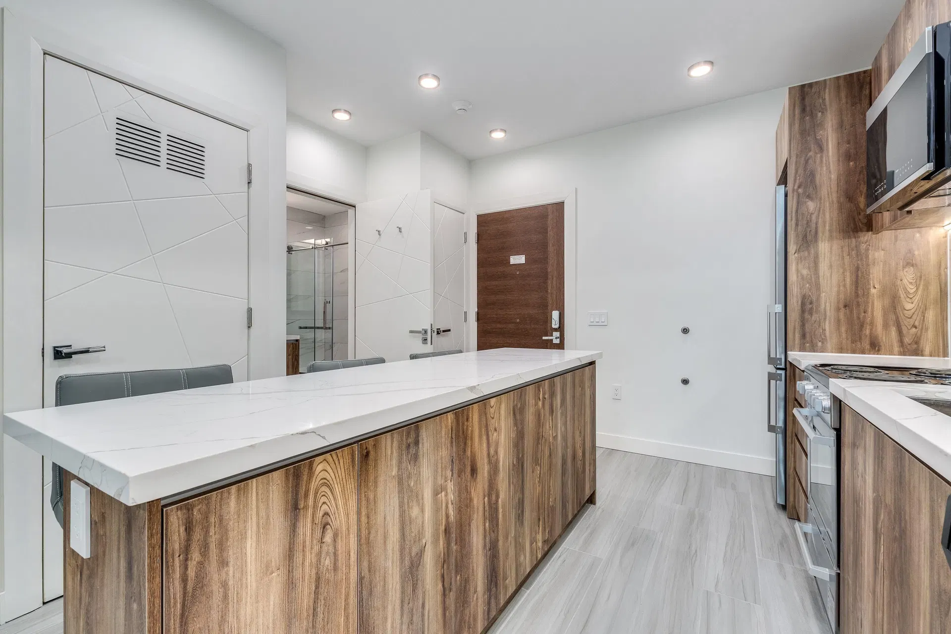 Photo 3 of 20 at #302 – 1168 Pendrell Street
