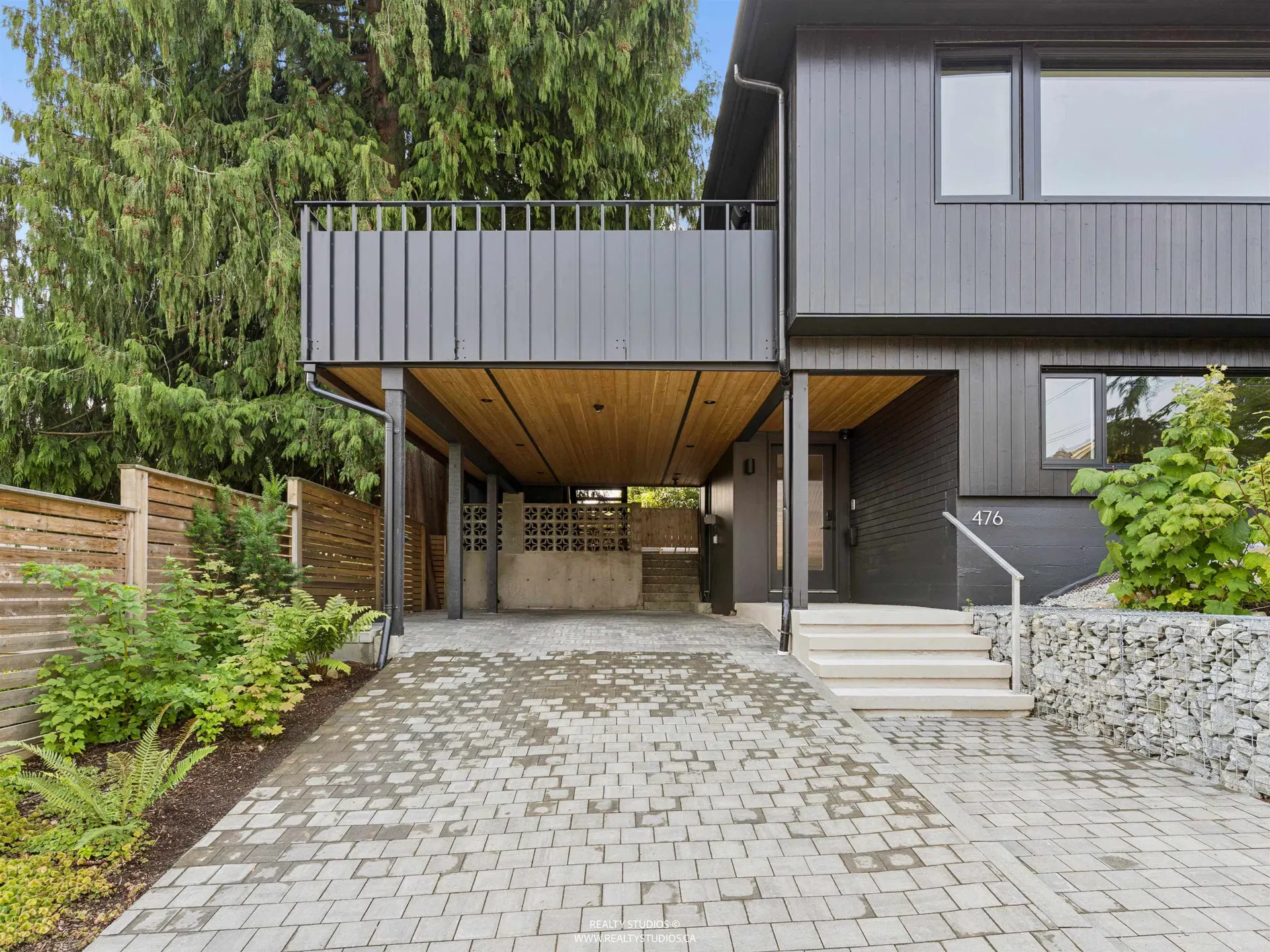 Photo 2 of 40 at 476 E 29th Avenue