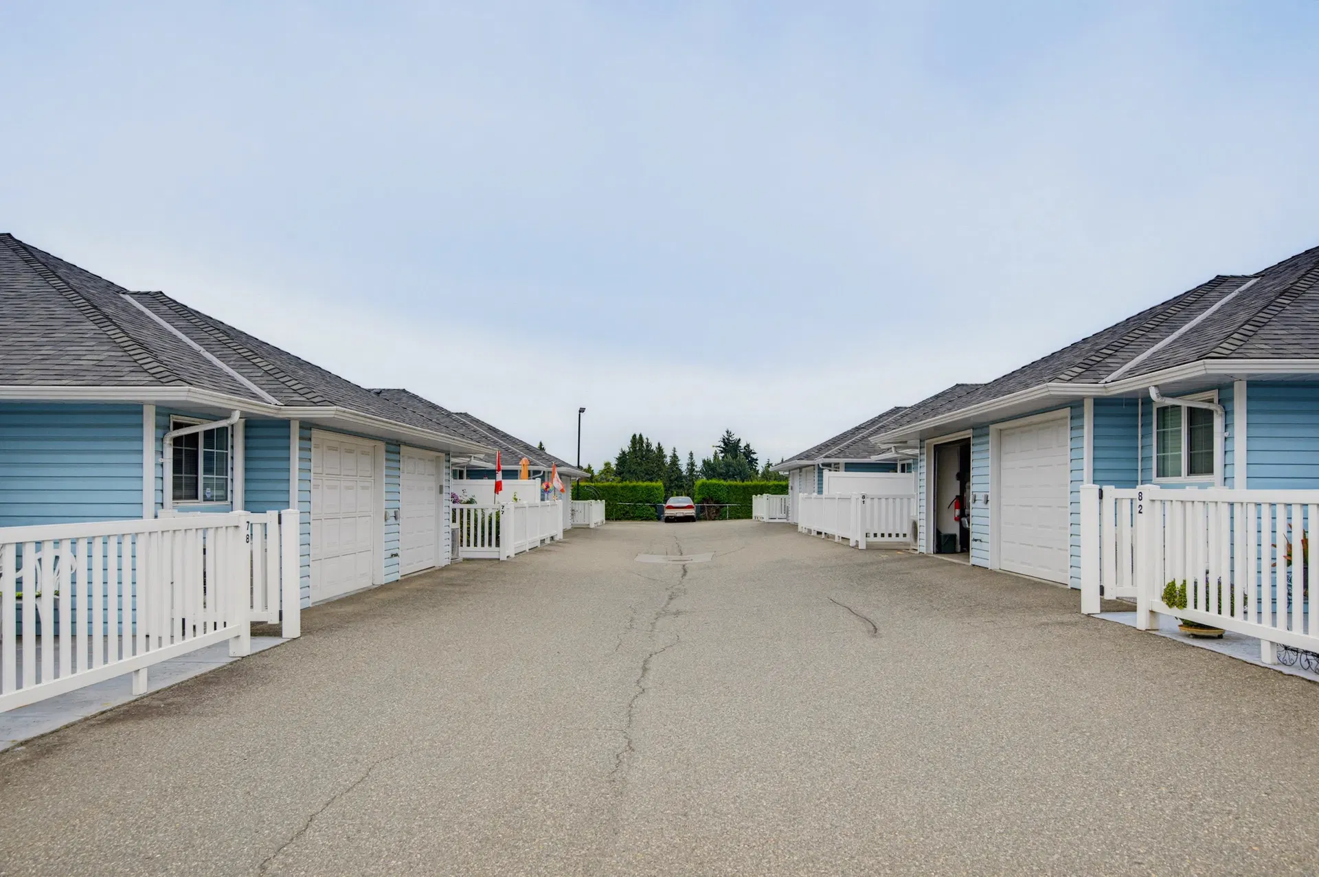 Photo 4 of 39 at #80 – 1450 Mccallum Road