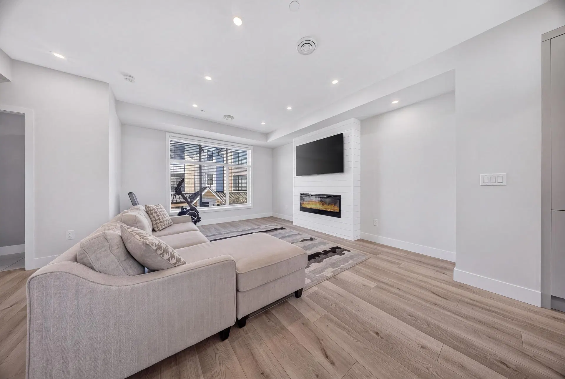 Photo 3 of 39 at #209 – 46211 Promontory Road