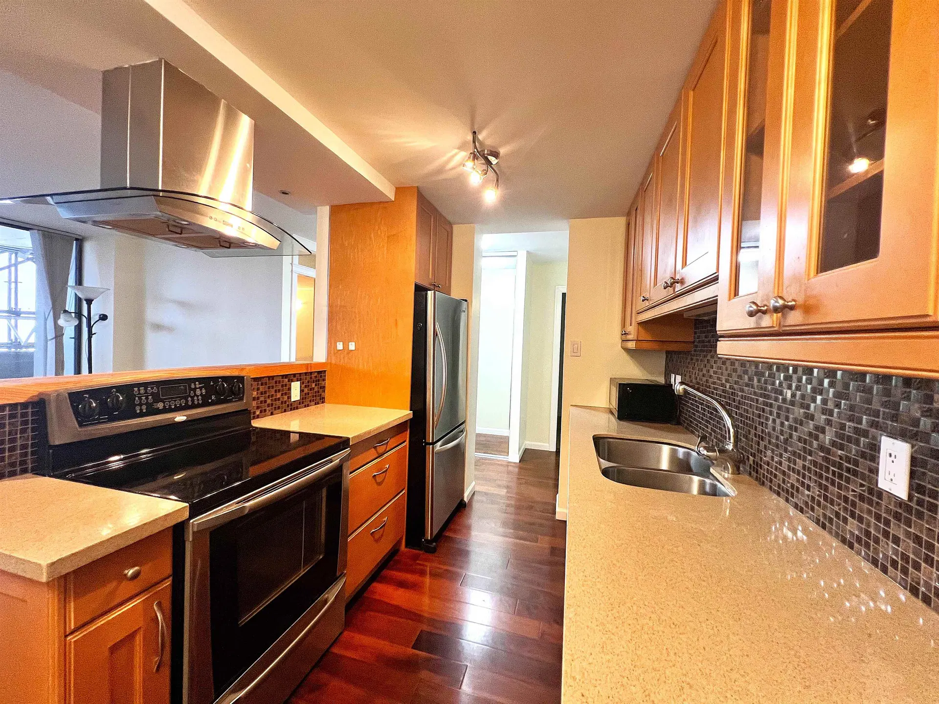 Photo 4 of 11 at #406 – 4200 Mayberry Street