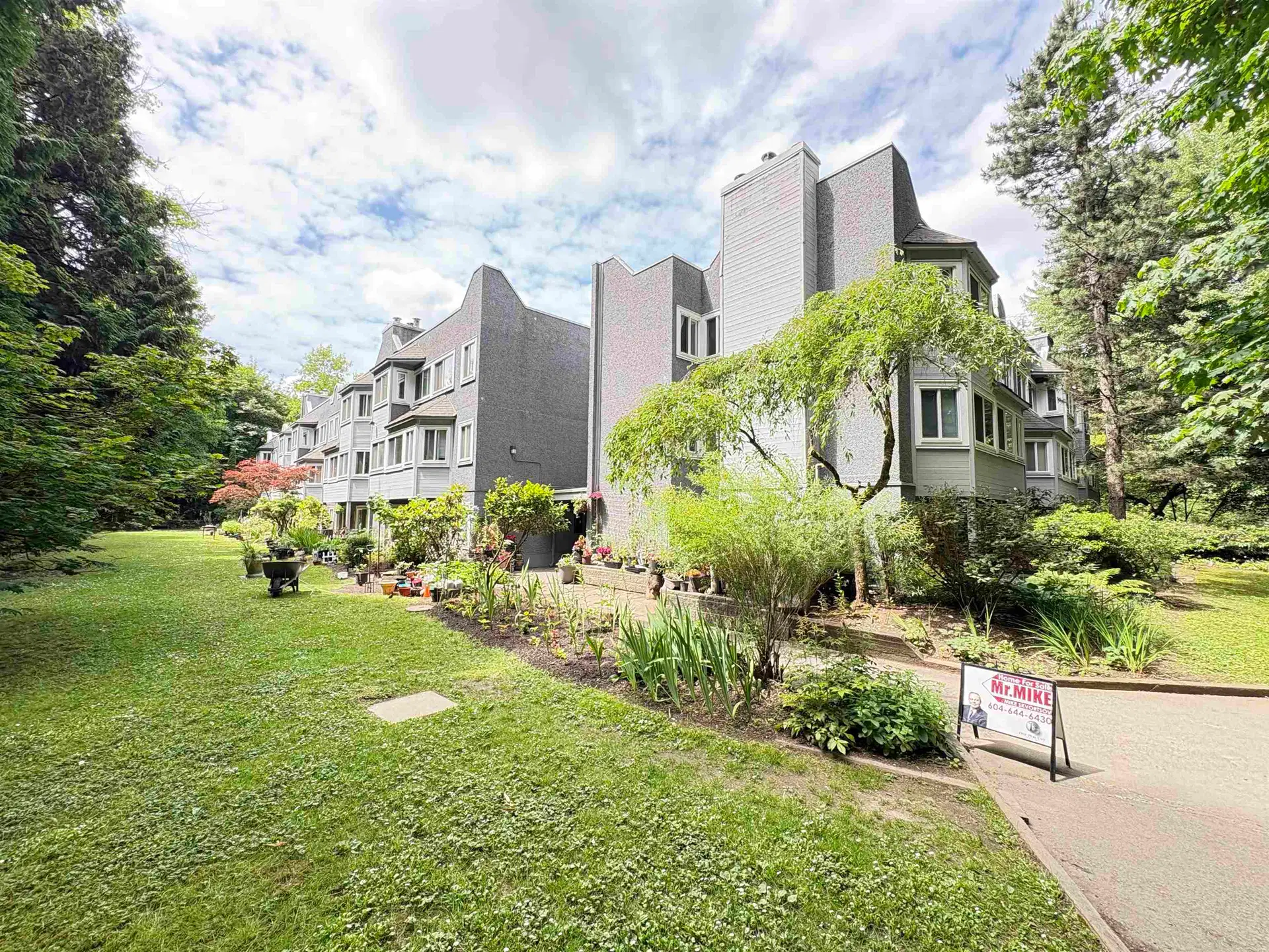 #312 – 9880 Manchester Drive