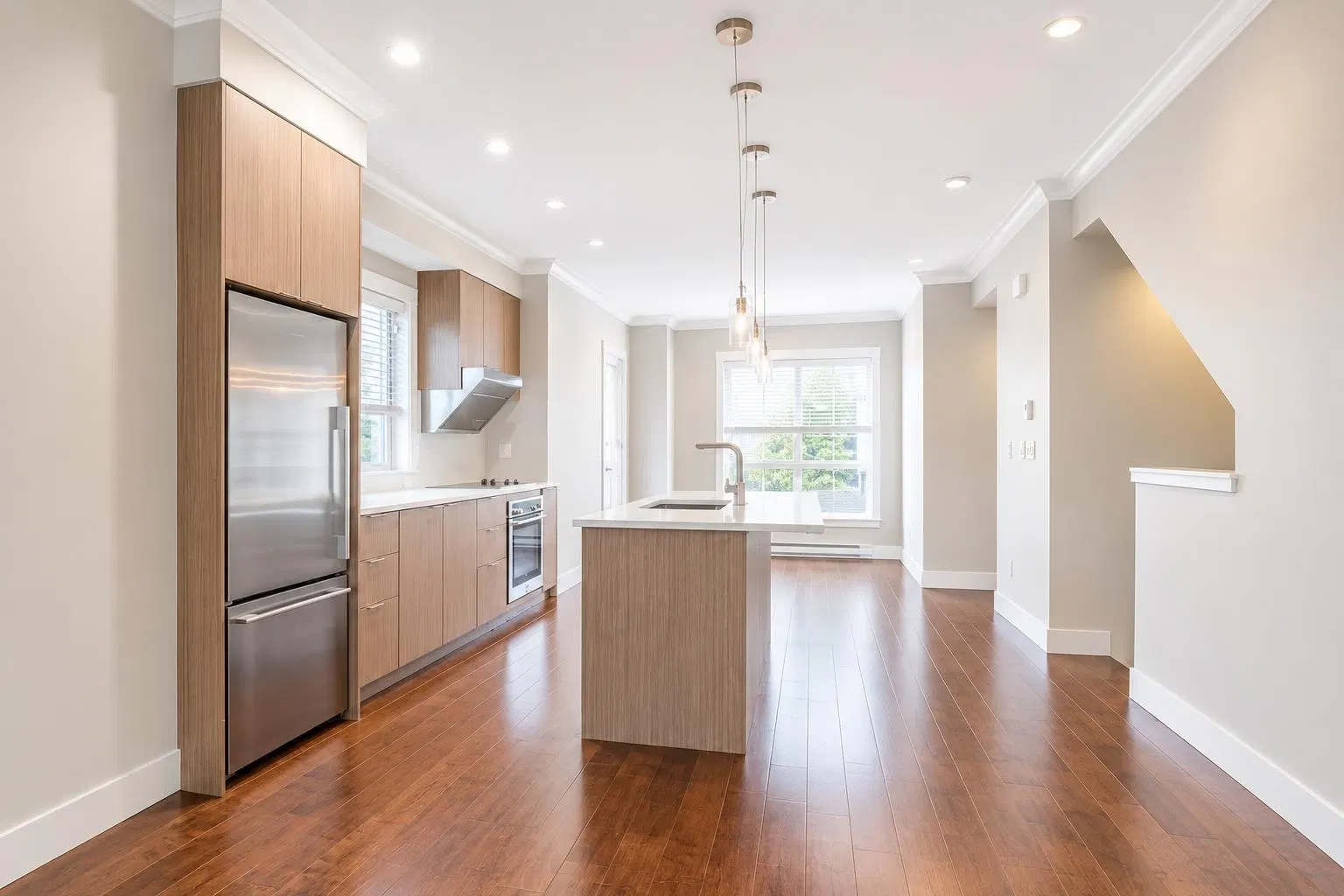 Photo 4 of 17 at #5 – 6333 Alder Street