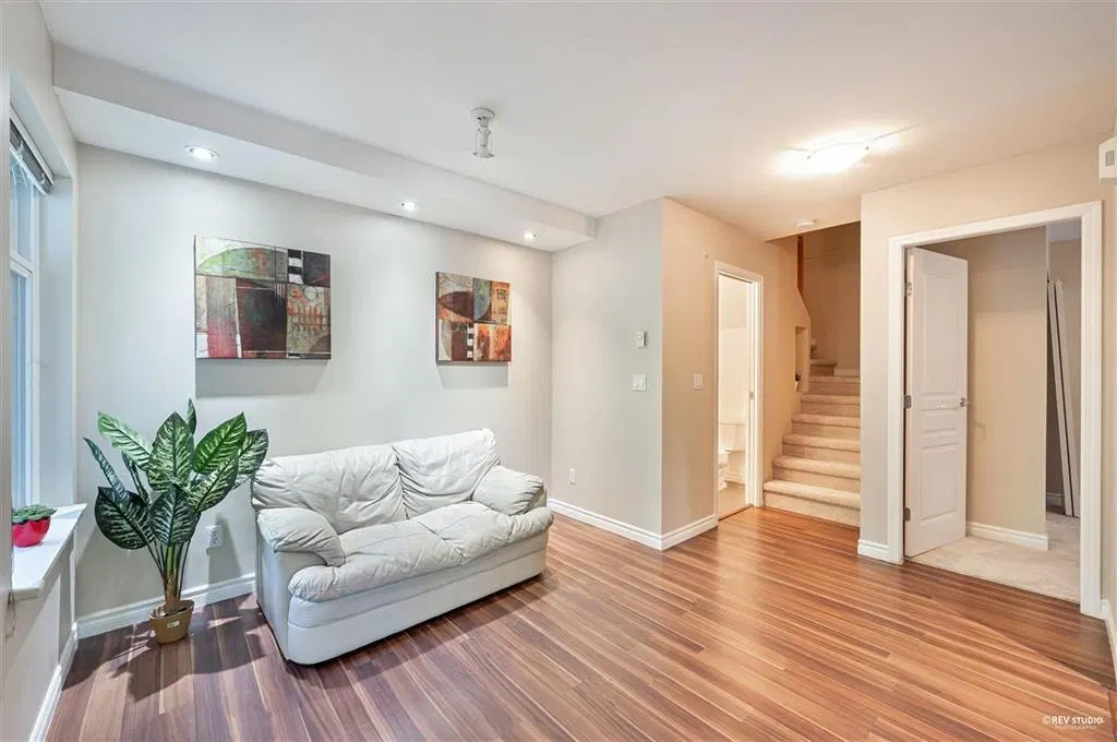 Photo 4 of 28 at #17 – 7488 Southwynde Avenue