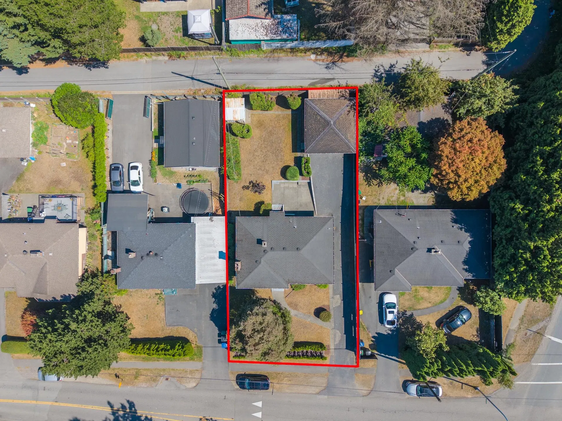 Photo 3 of 35 at 10836 128 Street