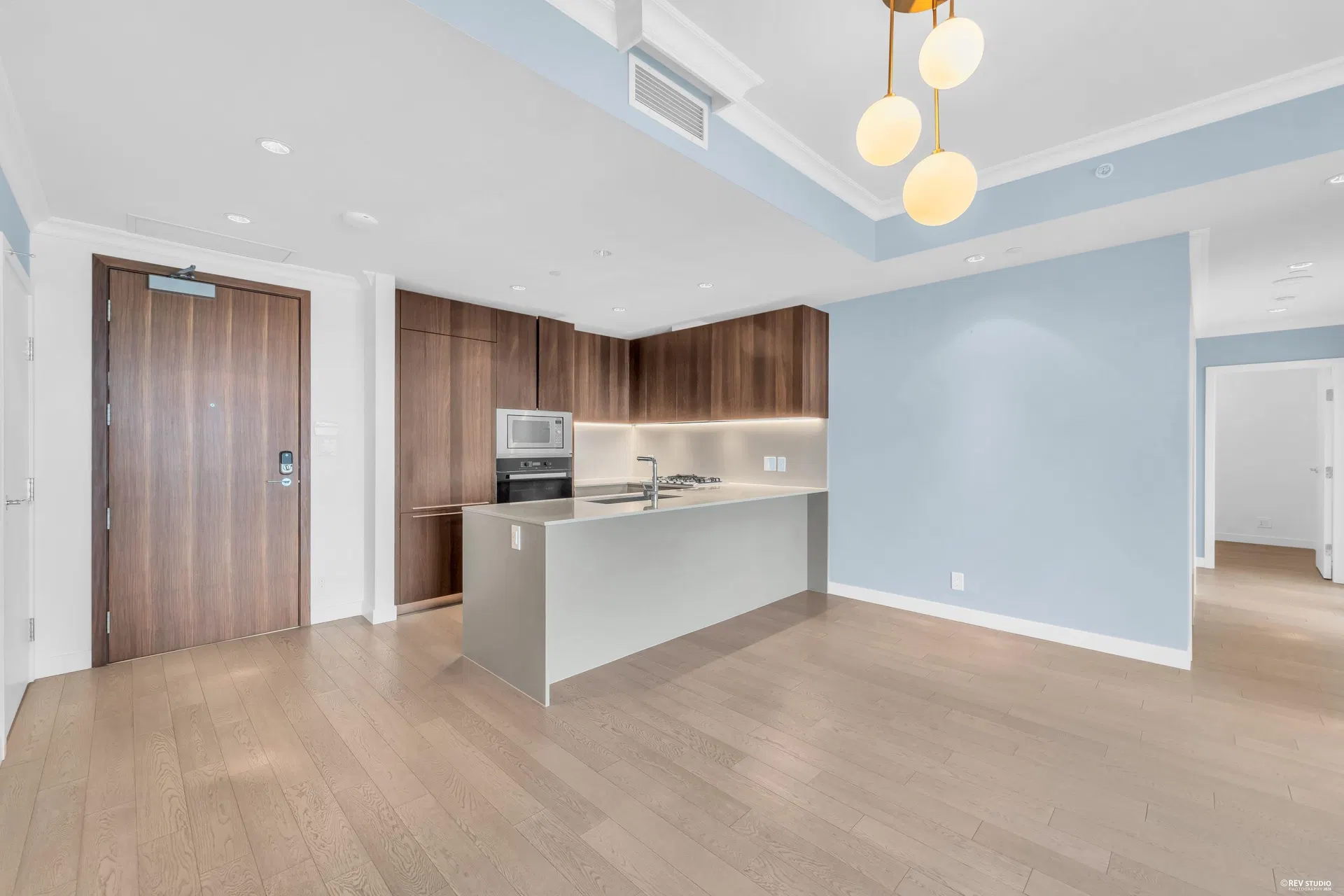 Photo 5 of 36 at #709 – 6622 Pearson Way
