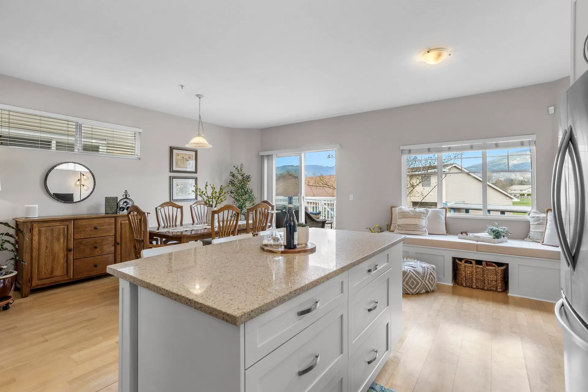 Photo 4 of 34 at #32 – 1108 Riverside Close