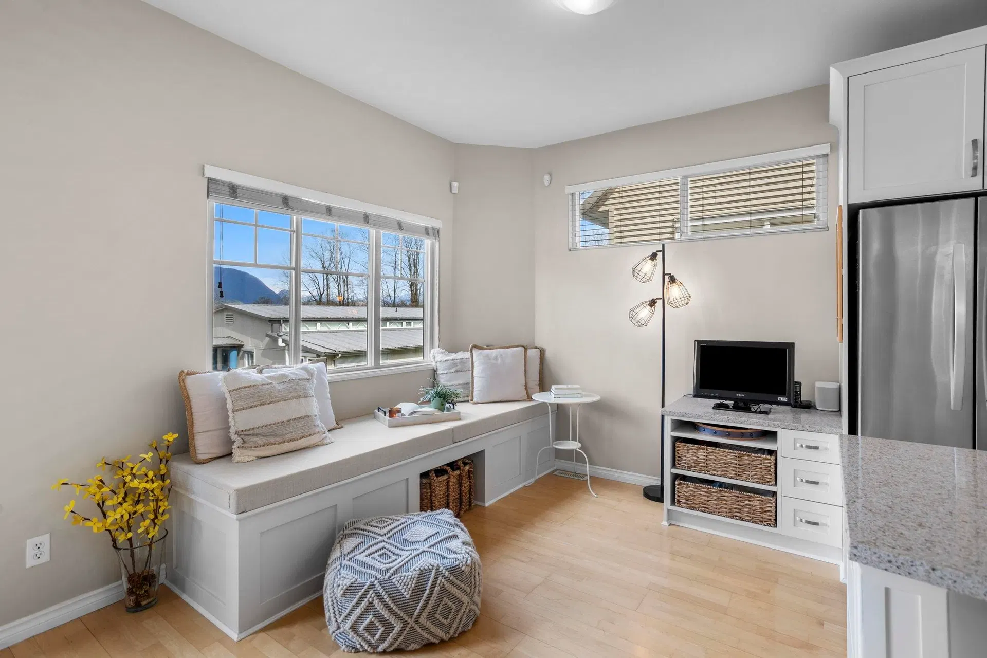 Photo 5 of 34 at #32 – 1108 Riverside Close