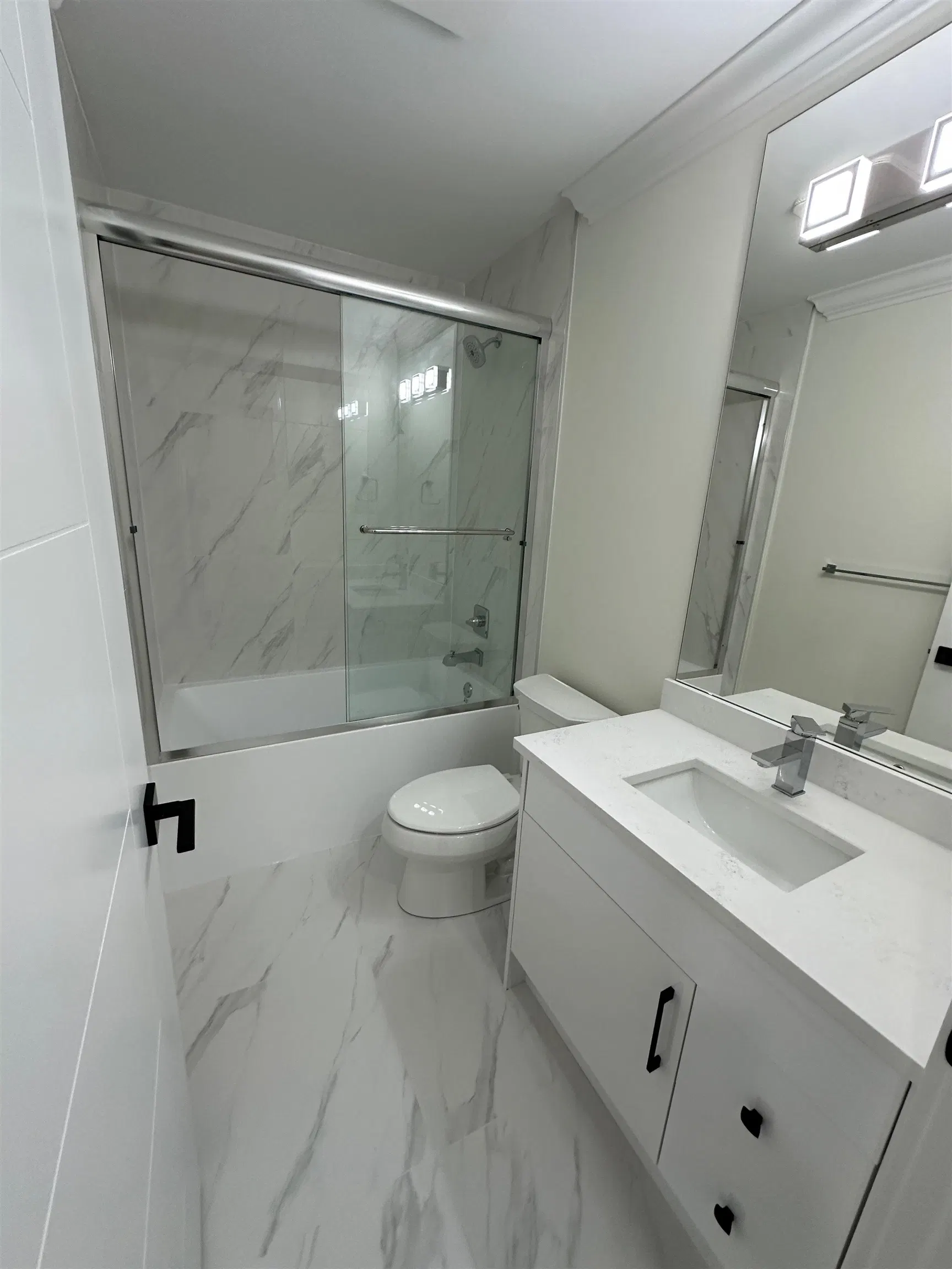 Photo 5 of 35 at #29 – 1115 Roma Avenue