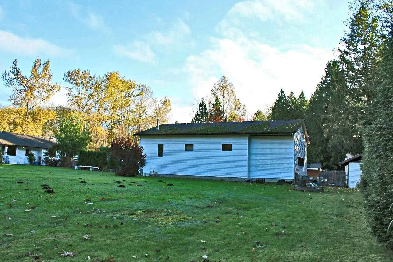 Photo 4 of 8 at 16354 18 Avenue