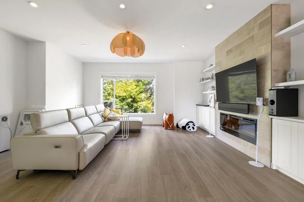 #228 – 2277 Oak Meadows Drive