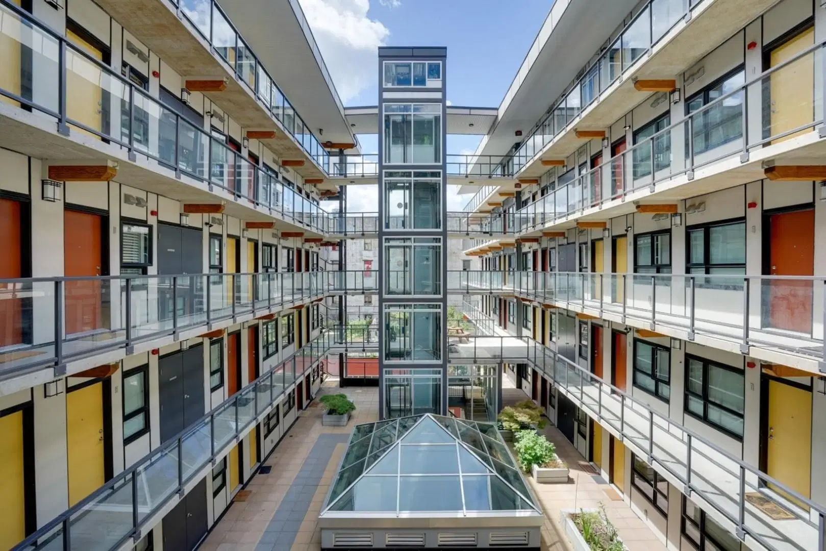#404 – 138 Hastings Street