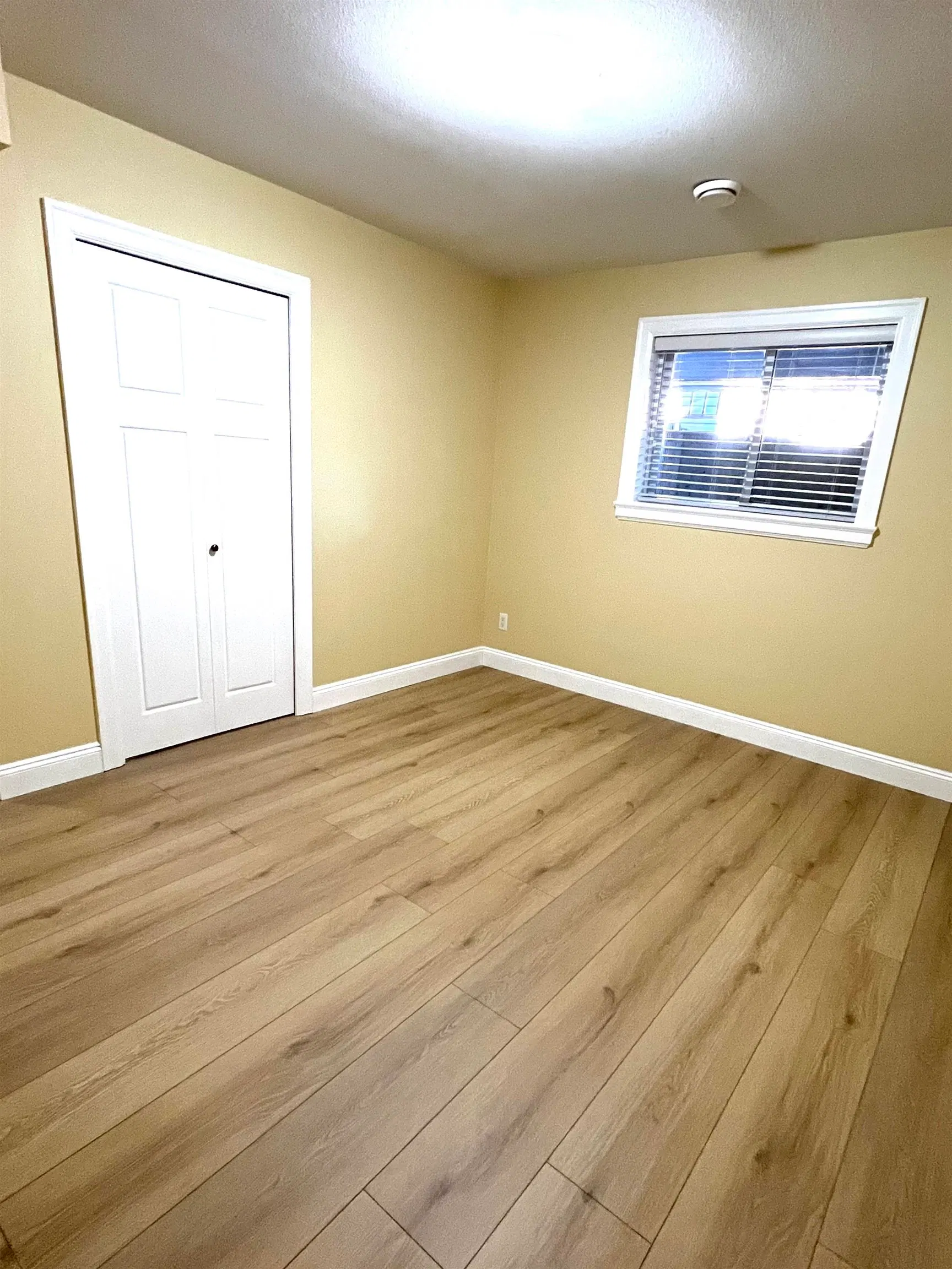Photo 4 of 10 at 16121 111a Avenue