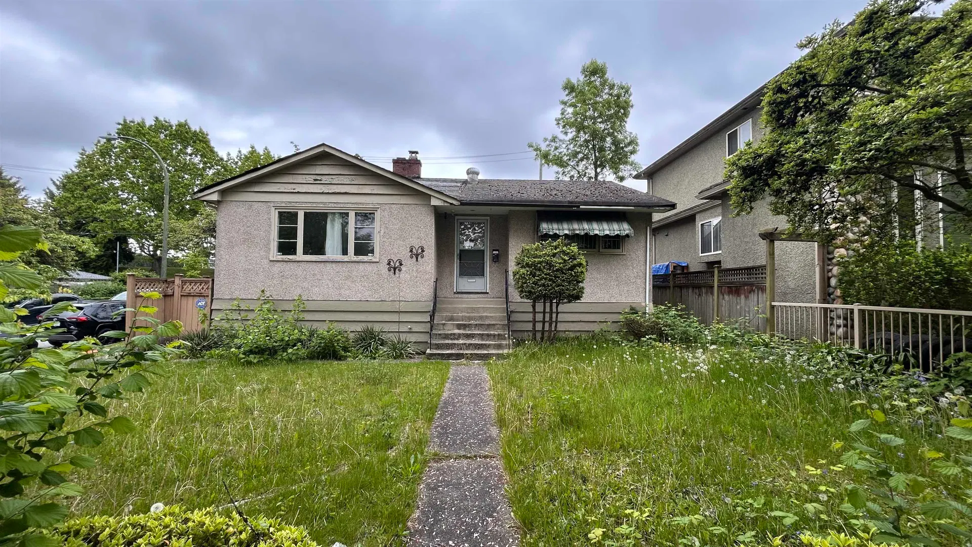 Photo 5 of 19 at 2306 Rupert Street