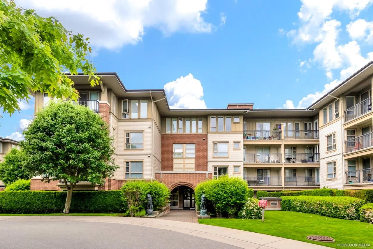 #2112 – 5113 Garden City Road