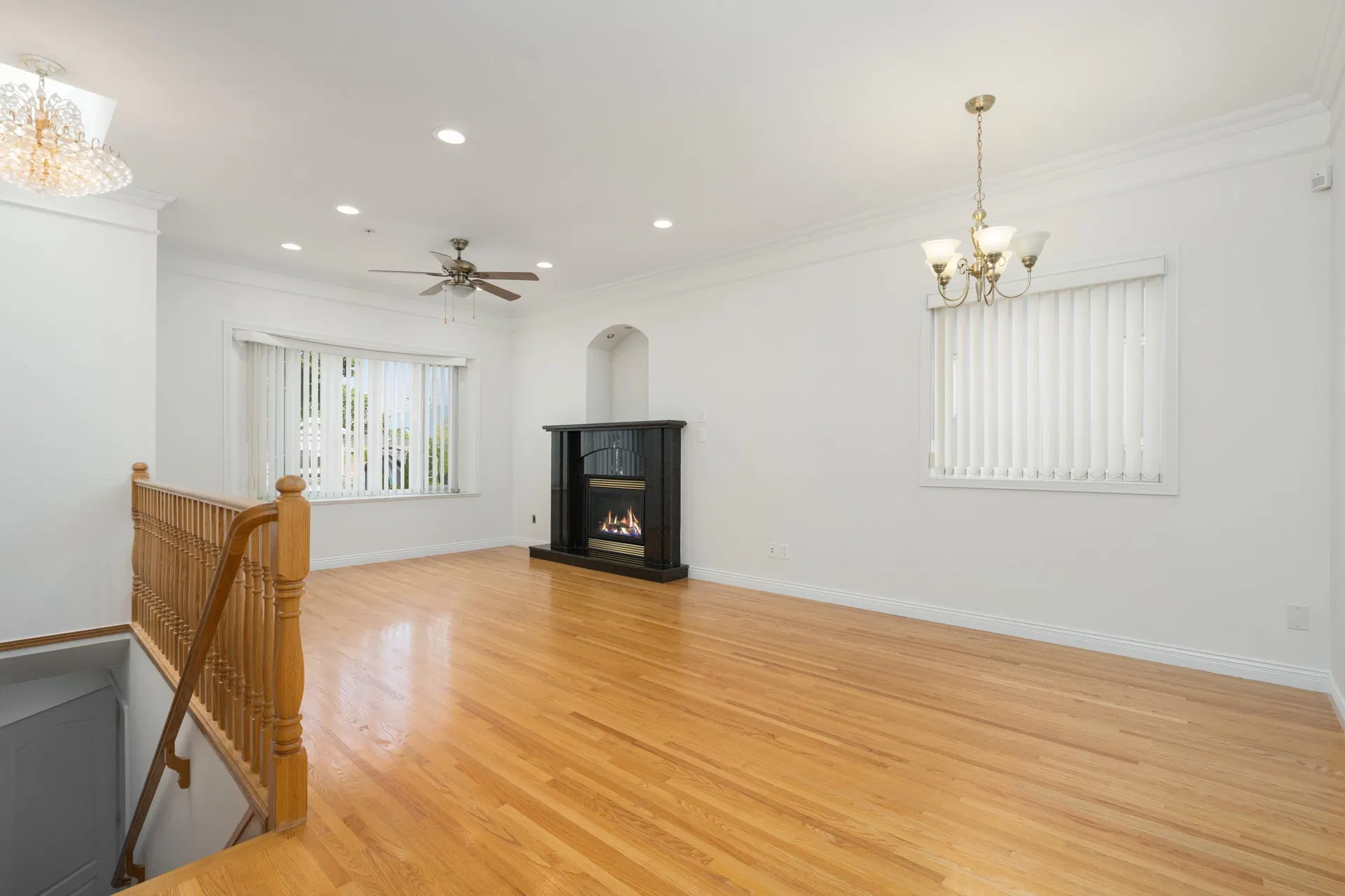 Photo 3 of 37 at 2170 E 28th Avenue