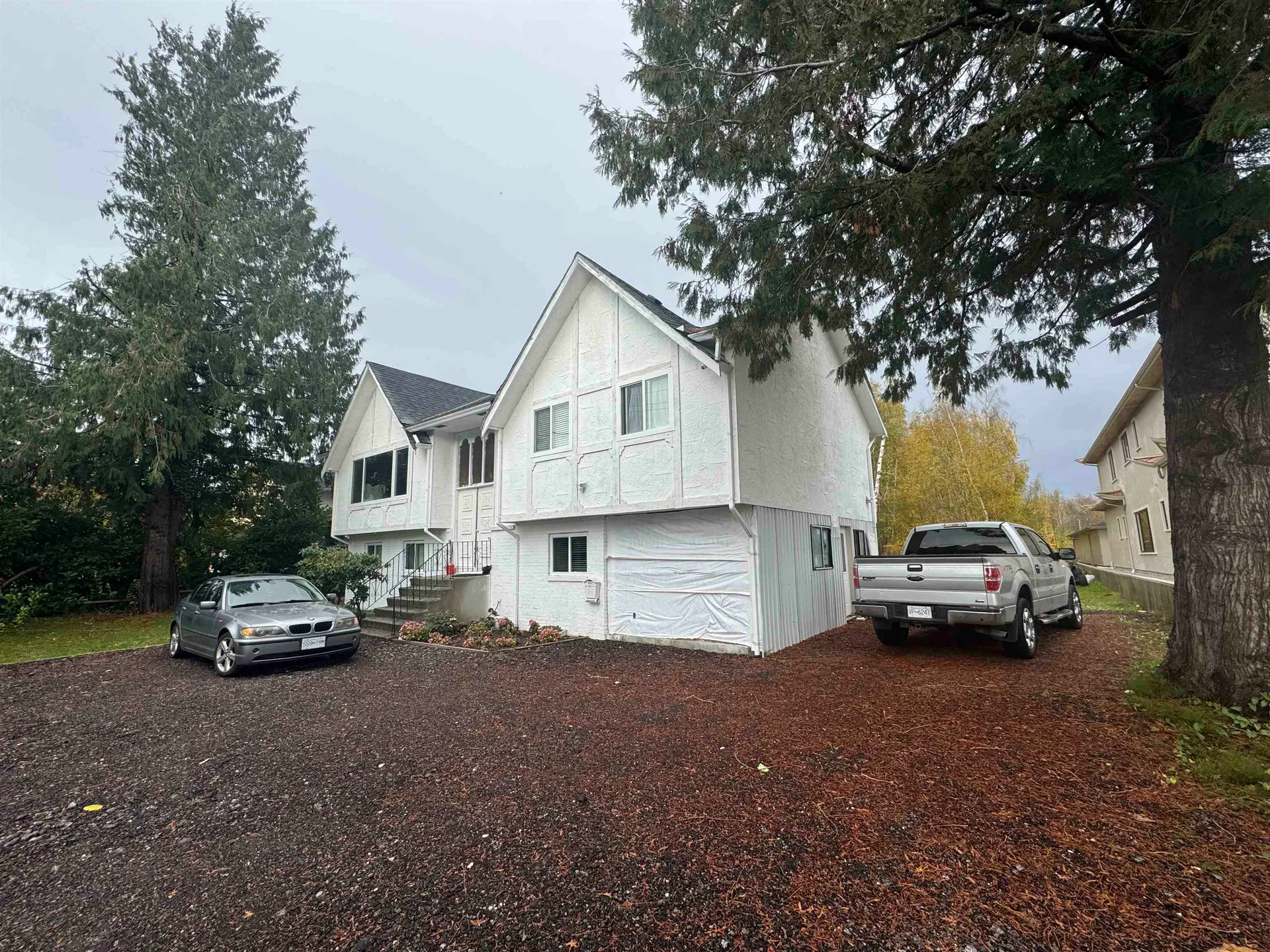 Photo 2 of 6 at 10251 Blundell Road