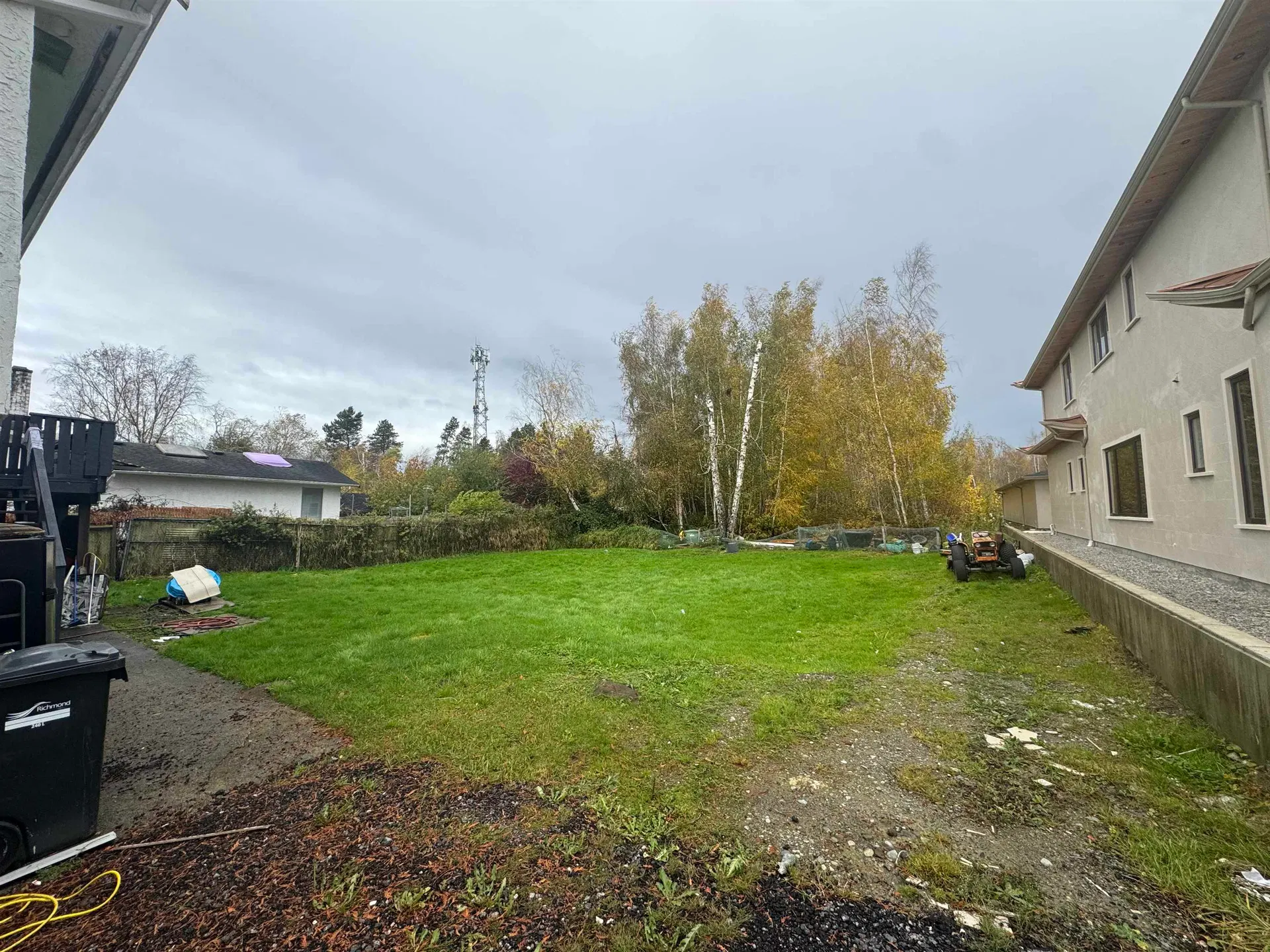 Photo 4 of 6 at 10251 Blundell Road