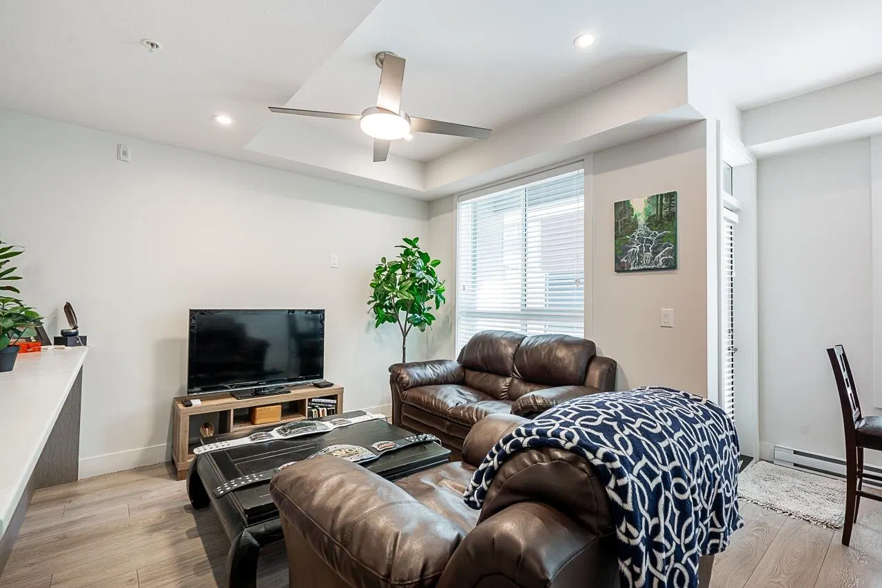 Photo 5 of 30 at #111 – 1516 Mccallum Road