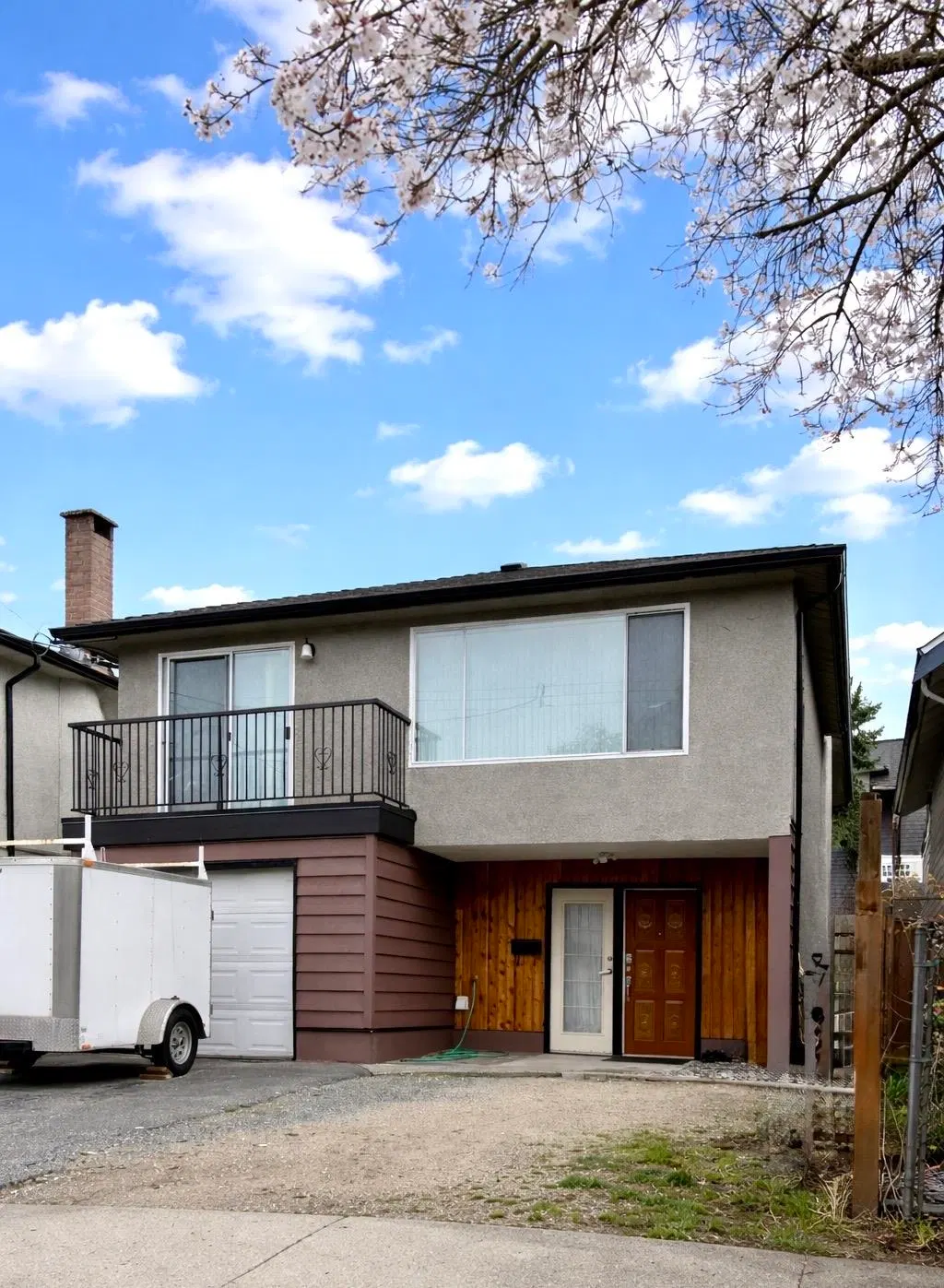 Photo 1 of 16 at 4882 Moss Street