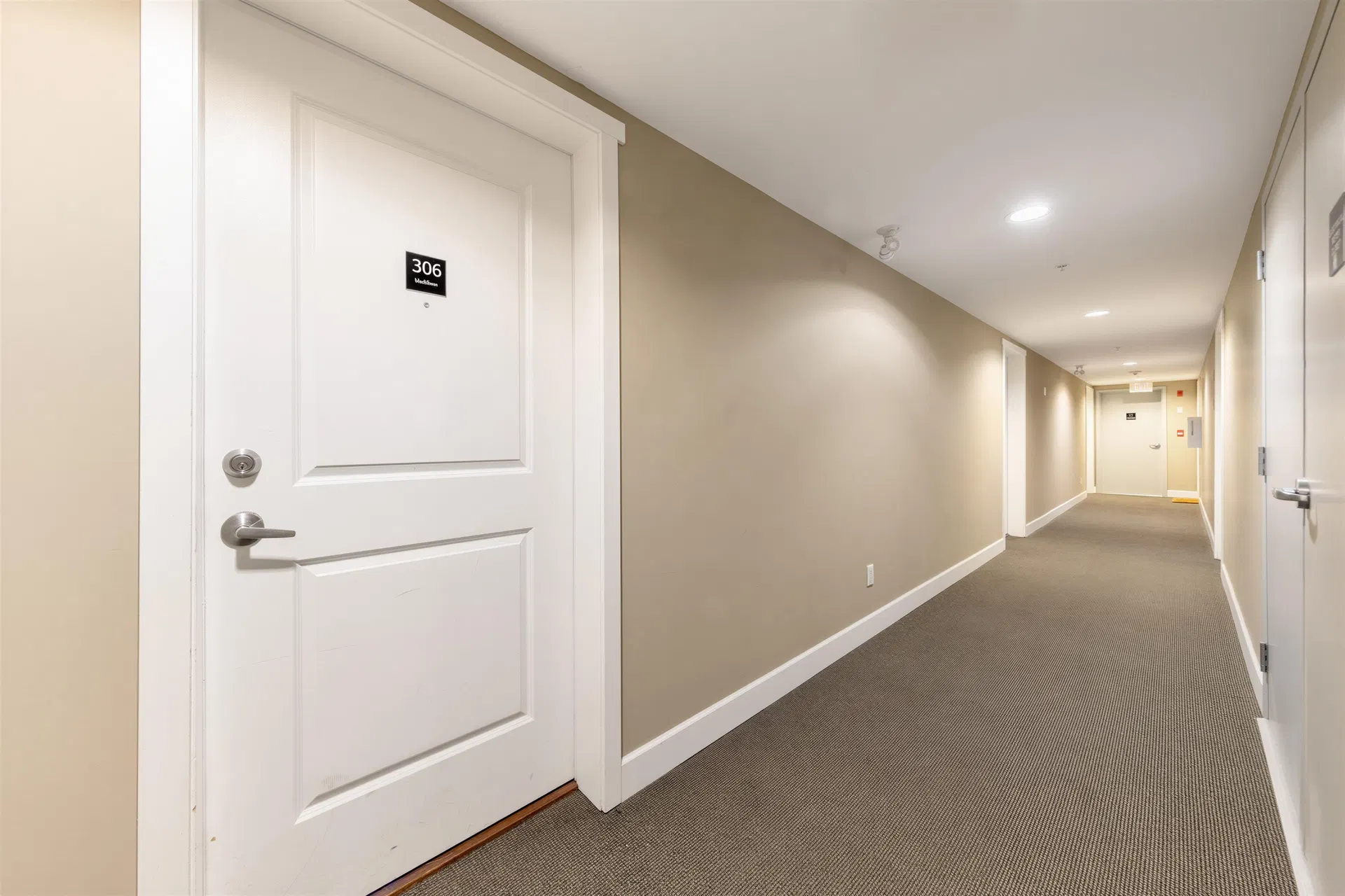 Photo 4 of 25 at #306 – 2008 Bayswater Street