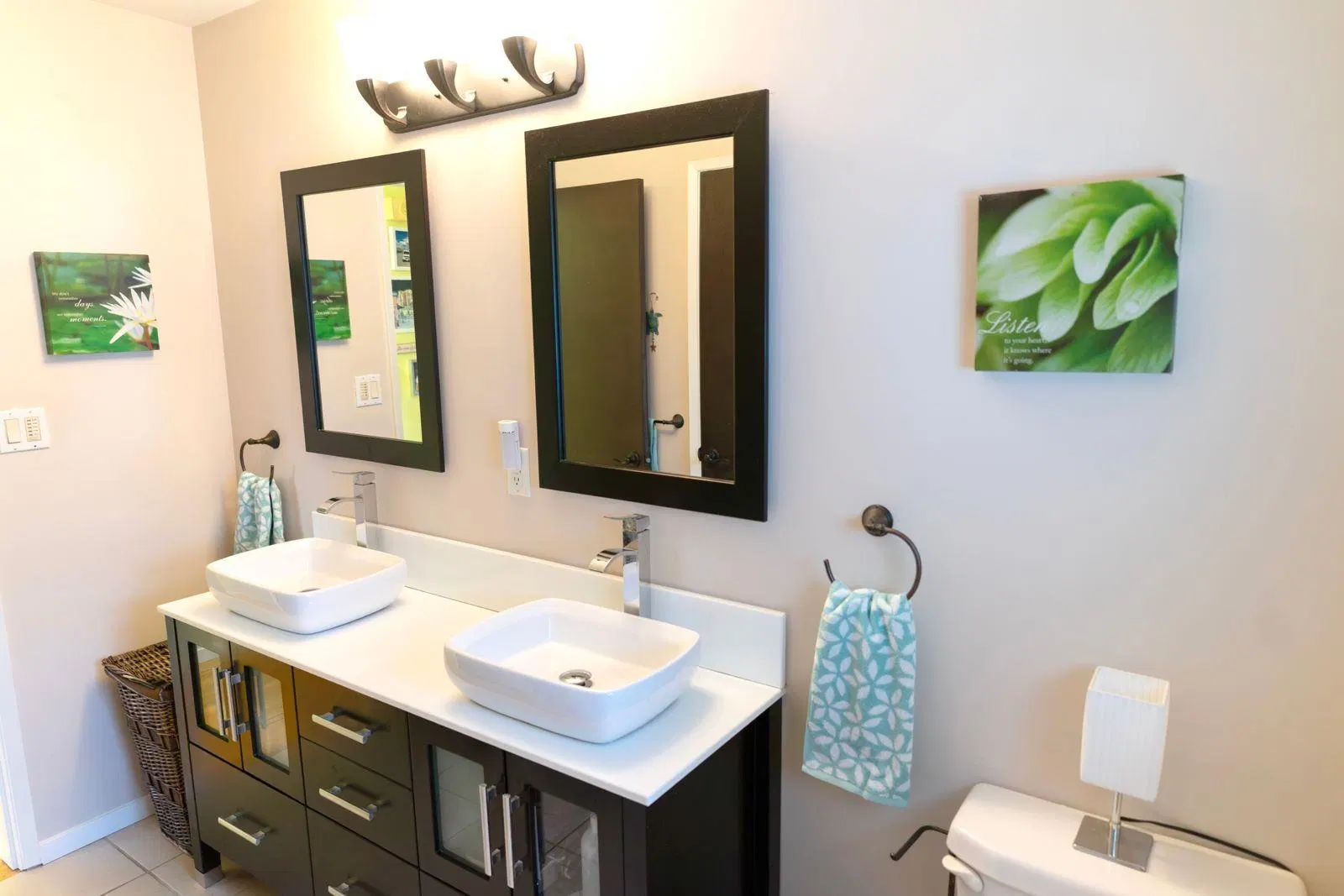 Photo 5 of 40 at 21776 Mountainview Crescent