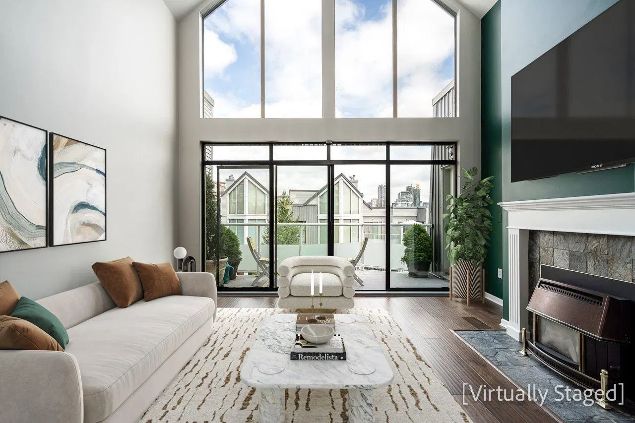 Photo 1 of 34 at #406 – 48 Richmond Street