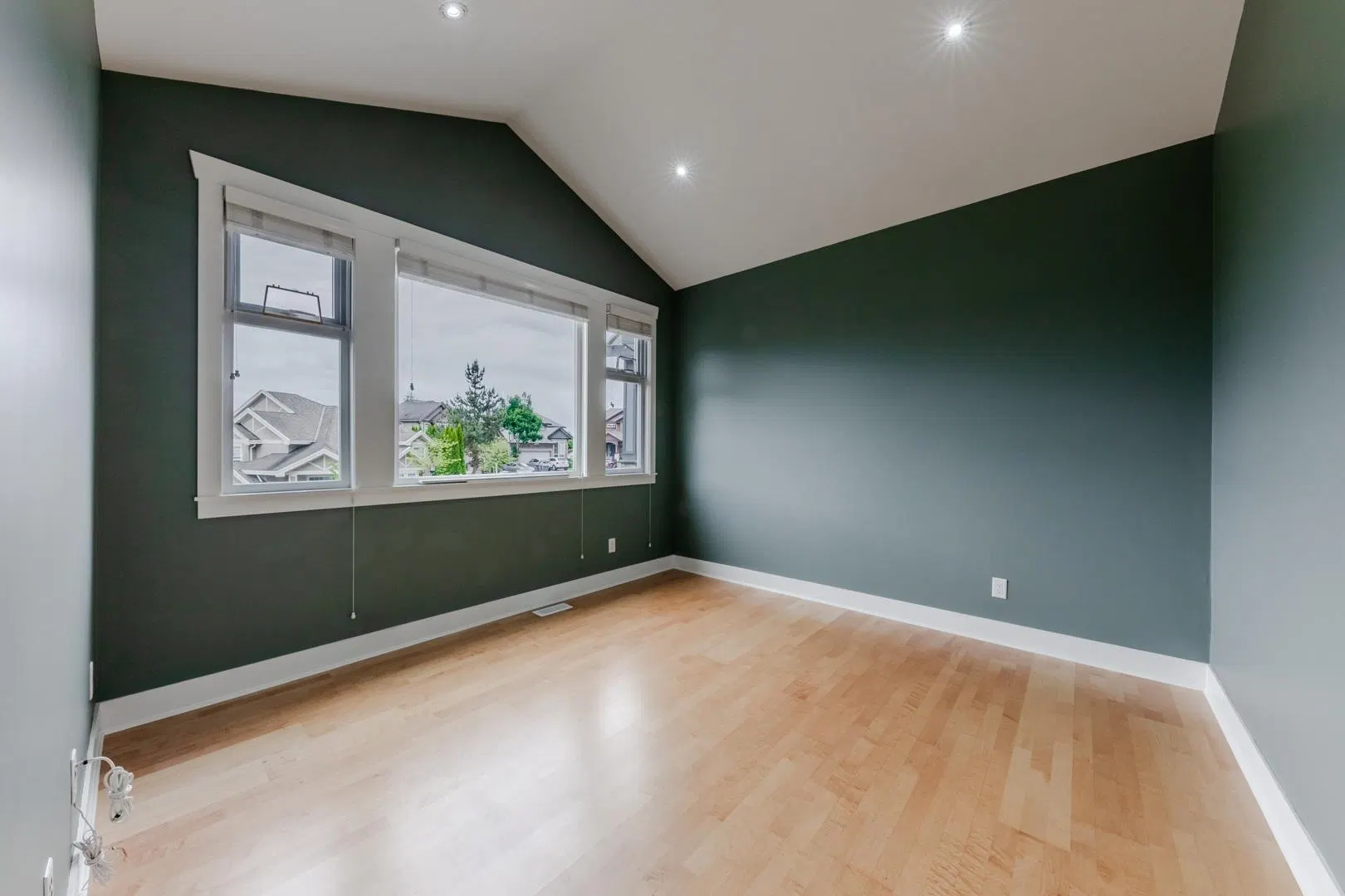 Photo 5 of 39 at 14650 61a Avenue