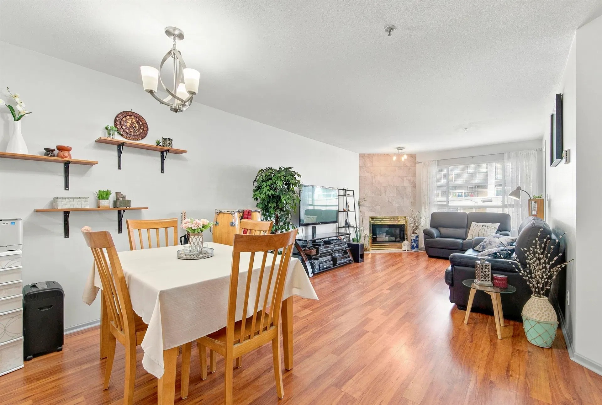 Photo 1 of 21 at #410 – 525 Agnes Street
