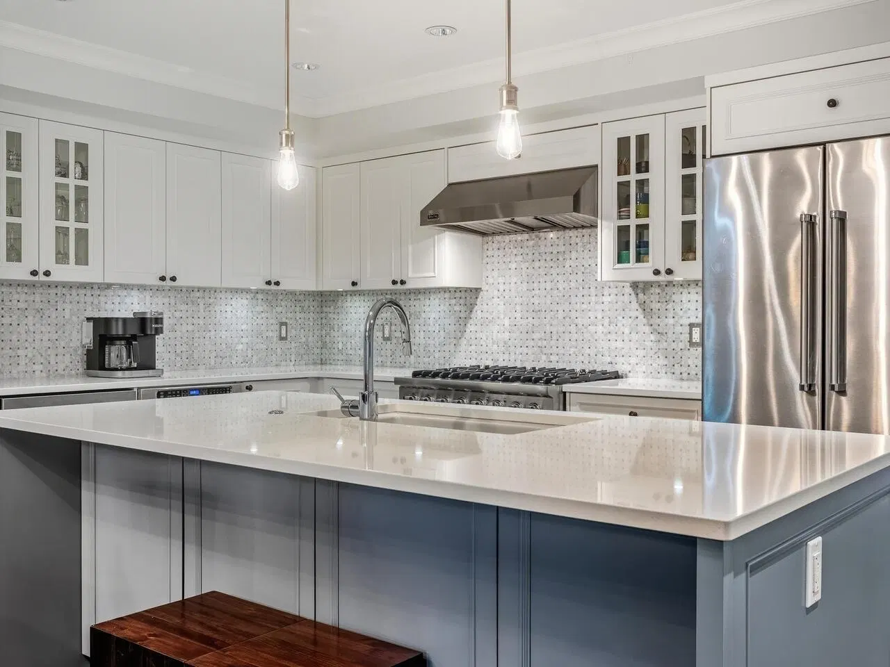 Photo 5 of 21 at #100 – 656 W 13th Avenue