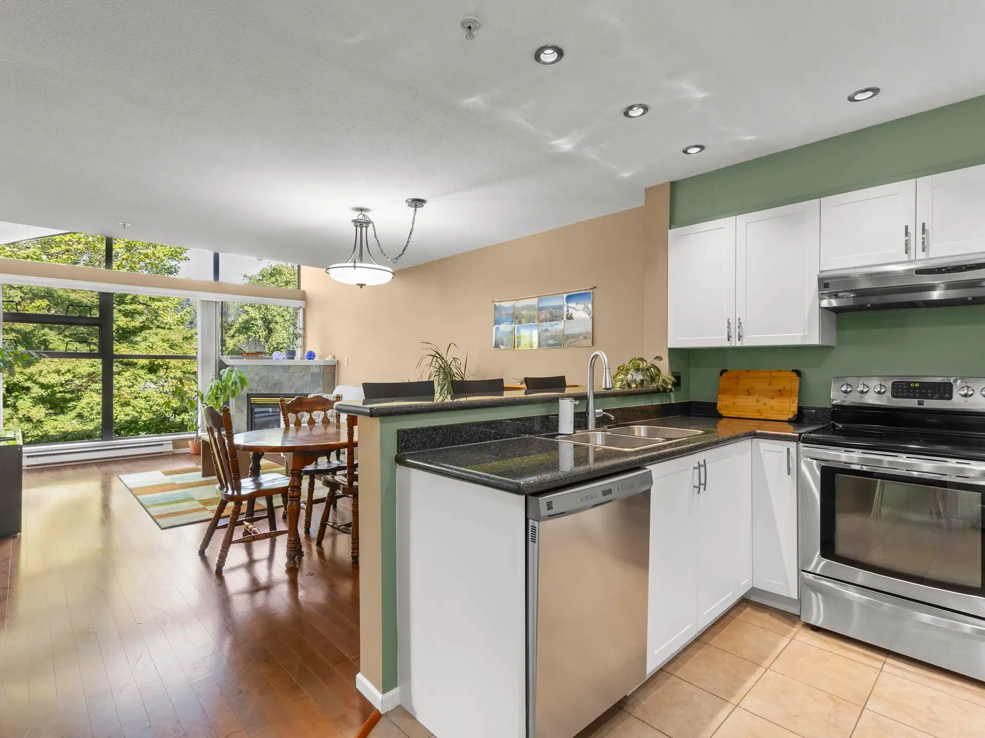 #408 – 225 Newport Drive