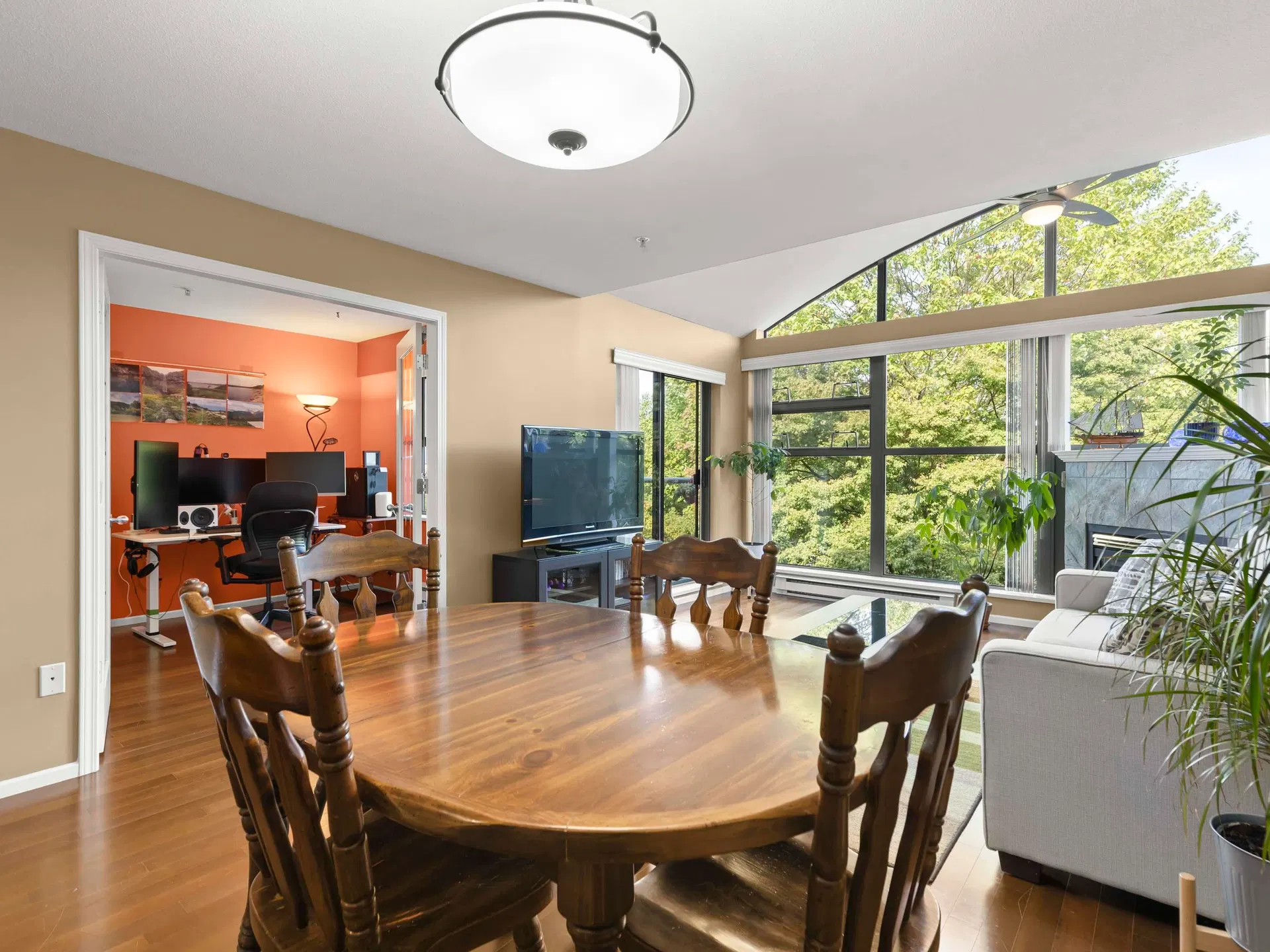 Photo 3 of 37 at #408 – 225 Newport Drive