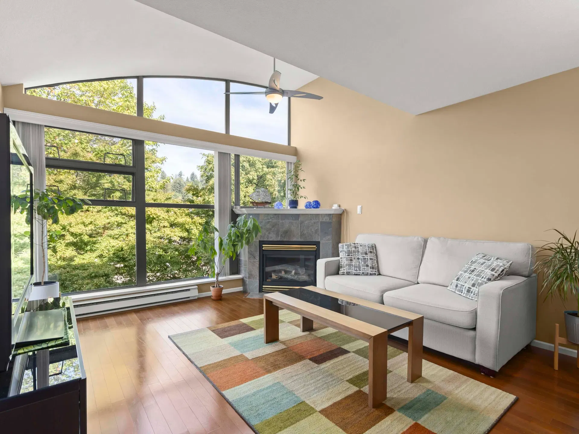 Photo 4 of 37 at #408 – 225 Newport Drive