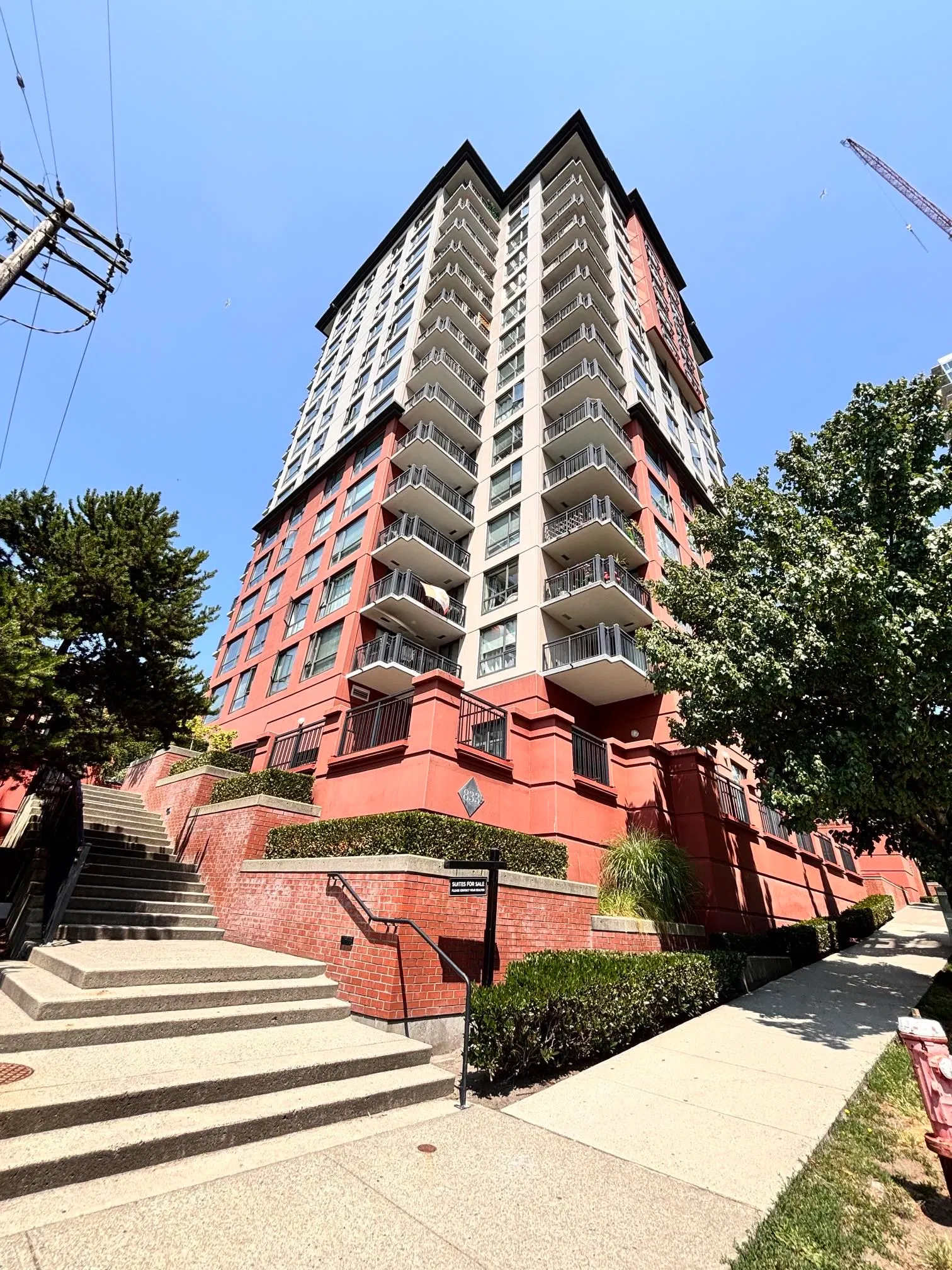 #902 – 833 Agnes Street