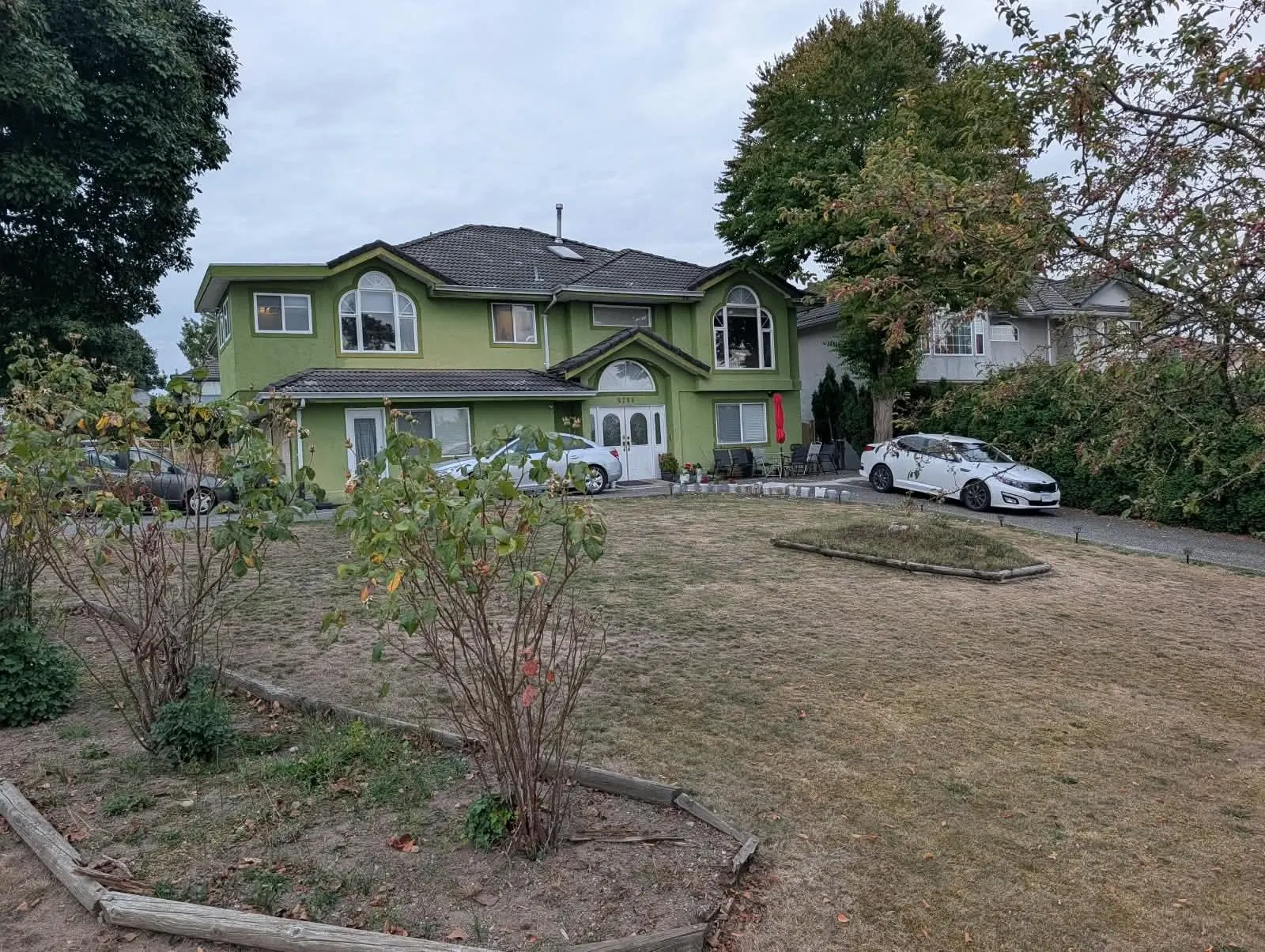 Photo 1 of 1 at 8298 150a Street