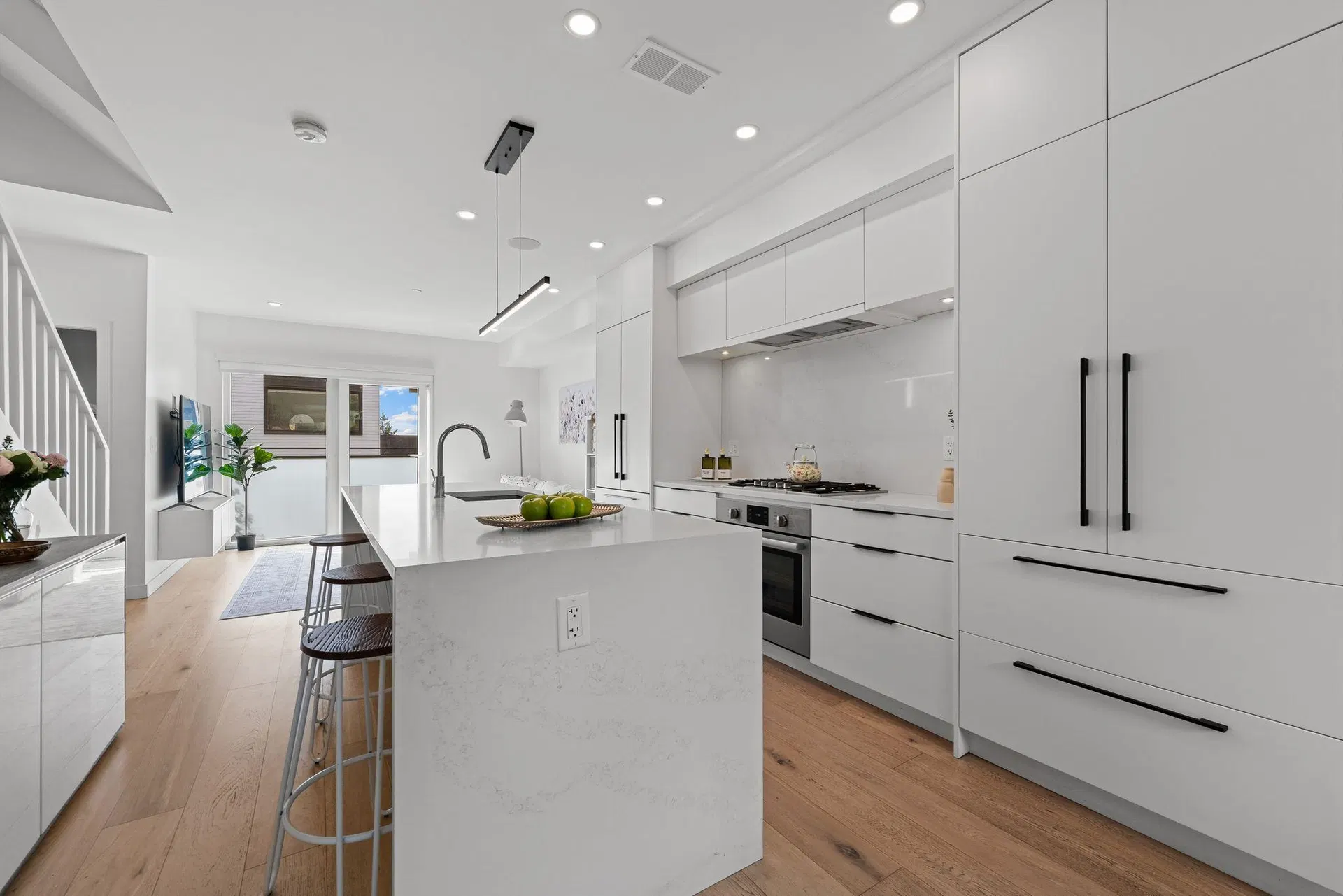 Photo 5 of 40 at #125 – 649 E 3rd Street