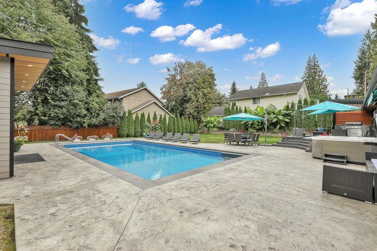 Photo 5 of 40 at 4930 196 Street