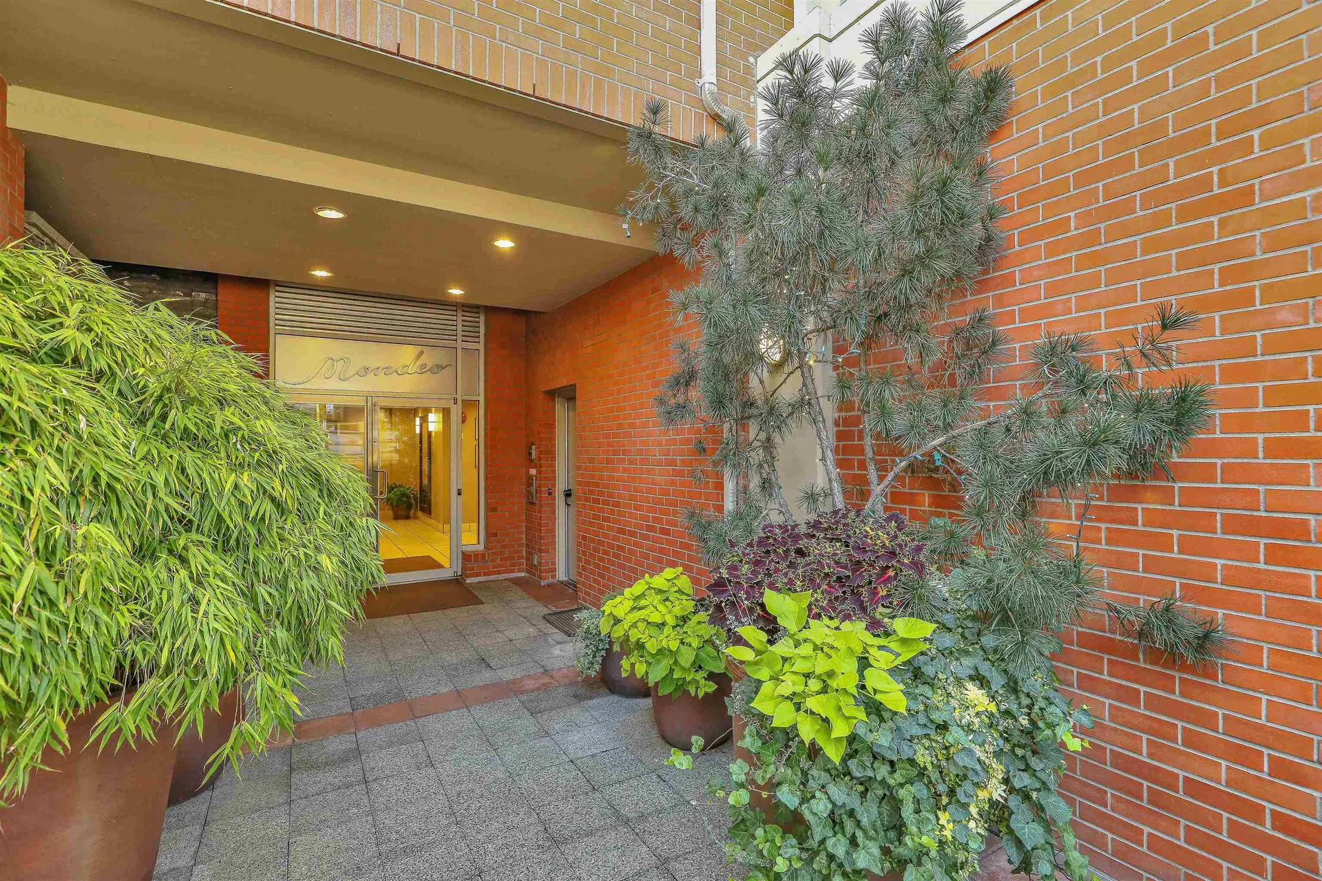 Photo 4 of 28 at #206 – 3811 Hastings Street