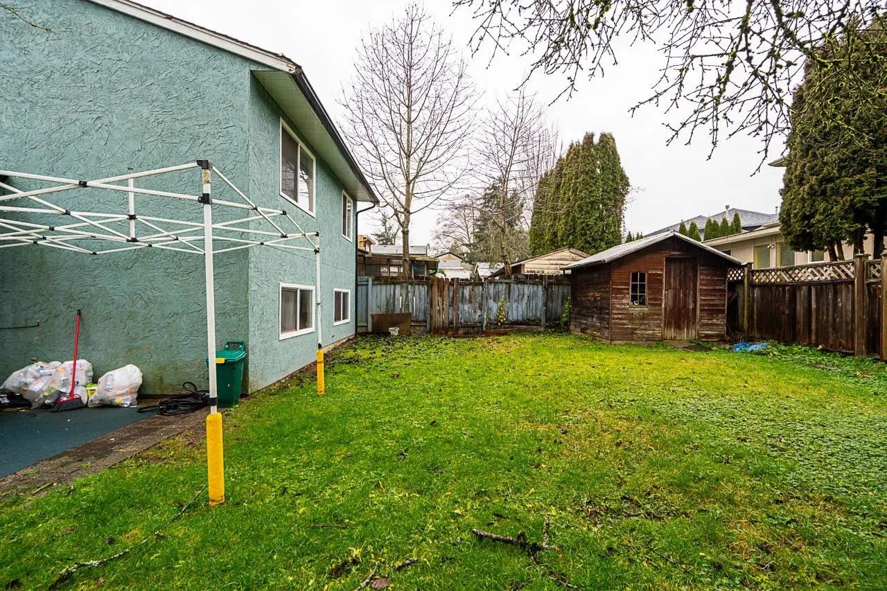 Photo 4 of 34 at 6666 133b Street
