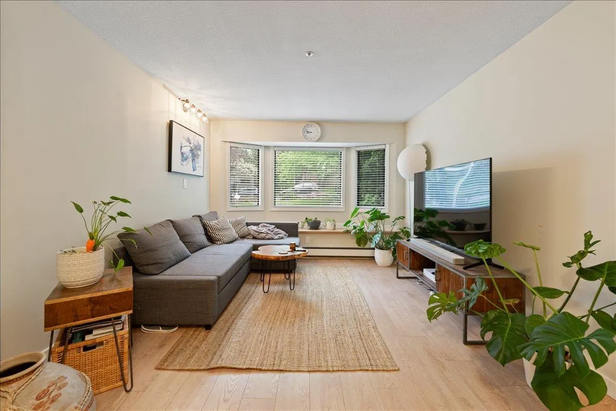 Photo 5 of 40 at 1375 E 18th Avenue