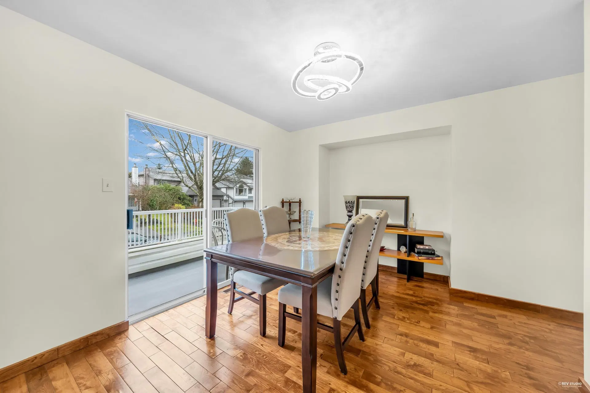 Photo 5 of 18 at 1382 Sutherland Avenue