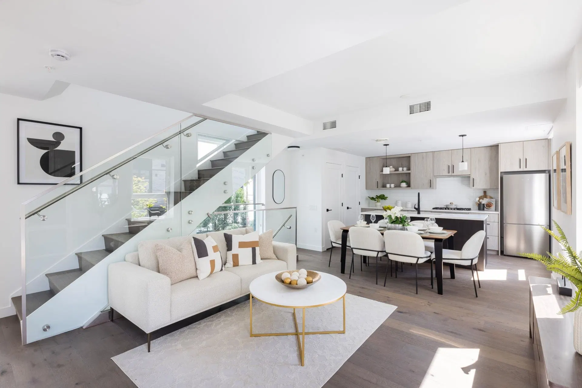 Photo 1 of 18 at 6829 Cambie Street