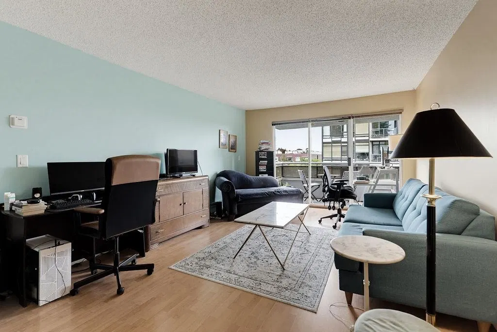 Photo 3 of 26 at #406 – 1412 W 14th Avenue