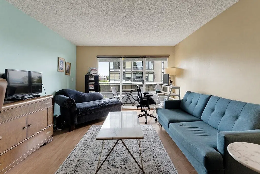 Photo 4 of 26 at #406 – 1412 W 14th Avenue