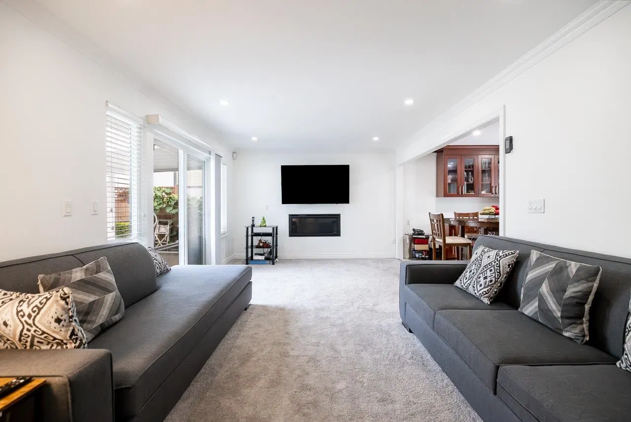 Photo 1 of 40 at 432 Riverview Crescent