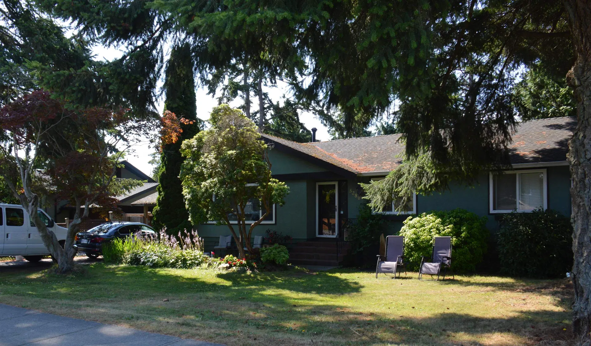 Photo 2 of 17 at 5280 1 Avenue