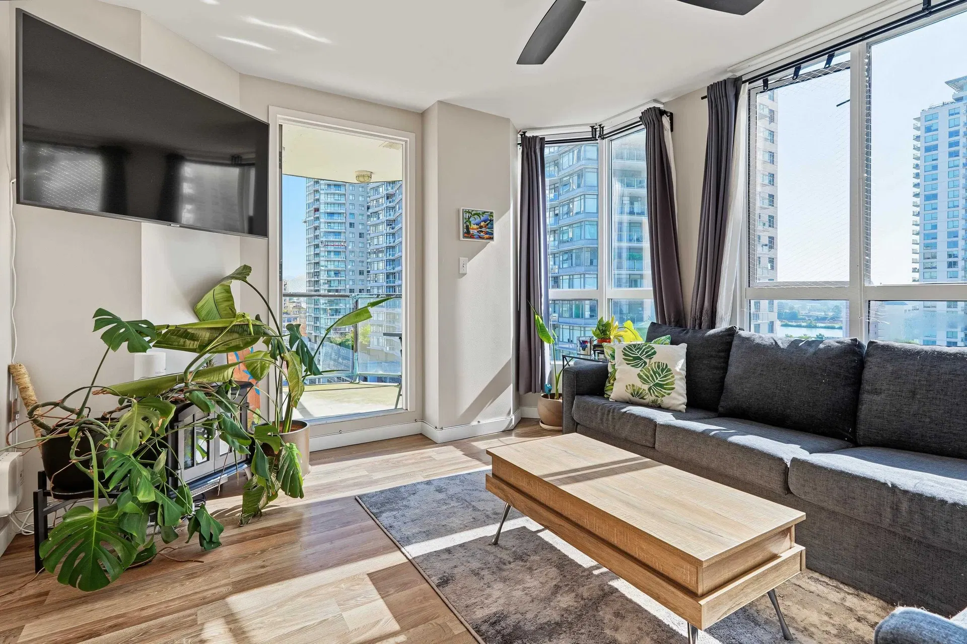 Photo 2 of 26 at #1105 – 55 Tenth Street